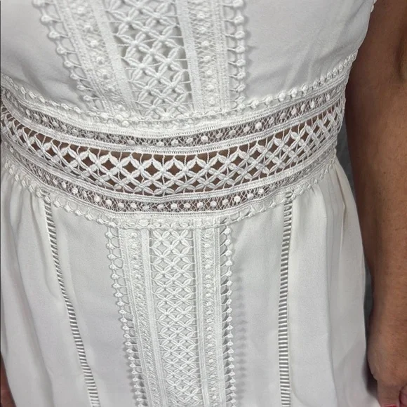 Belle Badgley Mischka White Lace Halter Maxi Dress Size 2 -  threedaughtersproperties.com
